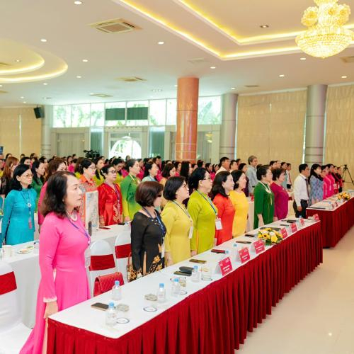 Nữ Doanh Nhân Đồng Tháp Dự Đại Hội Nhiệm Kỳ I Hội Nữ Doanh Nhân An Giang Và Trao Quà Hỗ Trợ Miền Trung